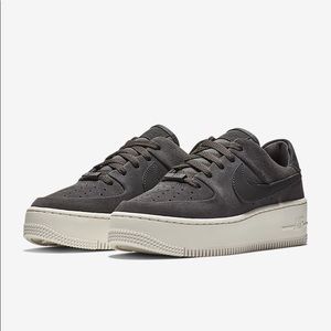 Airforce 1 sage low night stadium sneakers